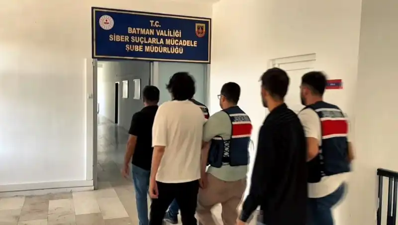 Batman’da Eş Zamanlı Yasa Dışı Bahis Operasyonu: 3 Gözaltı Yapıldı!