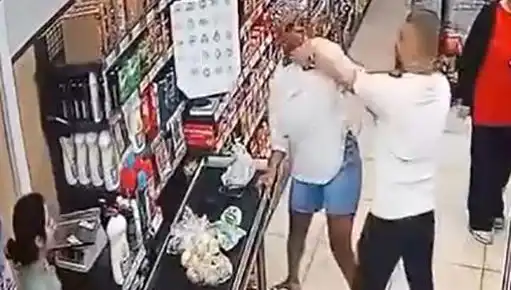 Çocuğunun Önünde Market Kasa Sırasında Şok Olay: Kadına Saldırı!
