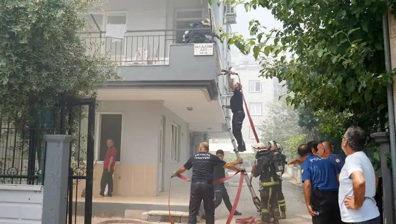 Arkadaşından İntikam Aldı: Daireler Alev Alev Yandı