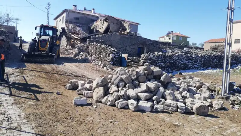 Kayseri'de Facia: Ahır Çökmesi 35 Küçükbaş Hayvan ve 2 Eşeği Bitirdi