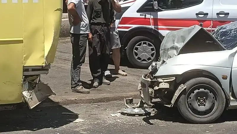 Halk Otobüsü ve Otomobil Çarpıştı: Yaralıların Durumu Ne?