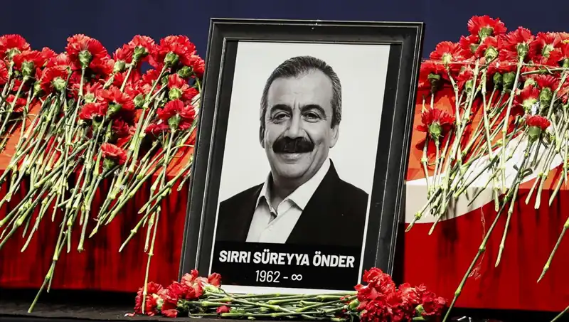 Sırrı Süreyya Önder Anması: Türkiye’nin Standartlarını Belirleyen Efsanevi İsim