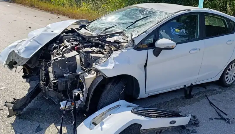 Çanakkale'de Meydana Gelen Trafik Kazasında 2 Kişi Yaralandı