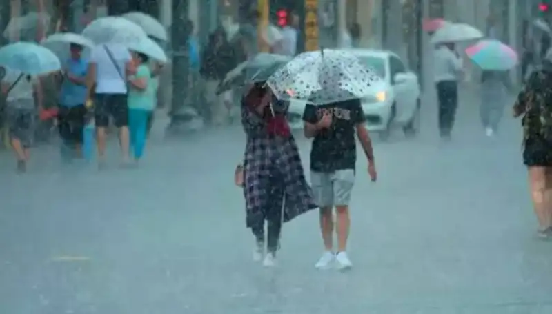 İstanbul’a Sağanak Yağış ve Yangın Bölgesine Kuvvetli Rüzgar Uyarısı Geldi