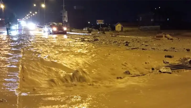 Konya ve Ankara’da Beklenmedik Sel Felaketi: Hayat Durma Noktasında!