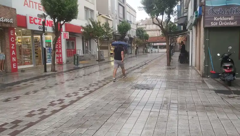 Kırklareli'de Sağanak Yağış Hayatı Olumsuz Etkiliyor: Son Durum Ne?
