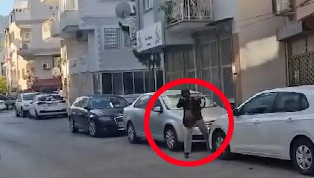 İzmir'de Saldırganla Çatışma Anları: Olayın Şok Edici Gelişmeleri