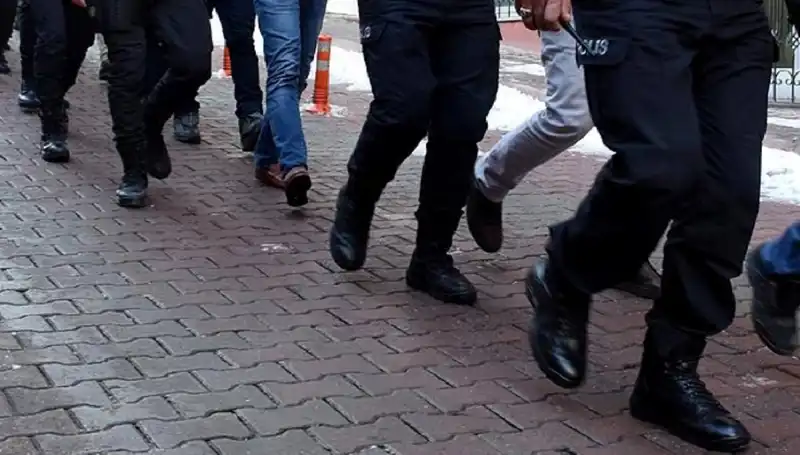 Antalya’da Büyük Silah Kaçakçılığı Operasyonu: 20 Gözaltı