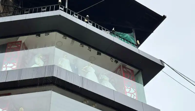 Büyük Giyim Mağazasında Korkunç Yangın: Alışveriş Keyfi Zayıfladı