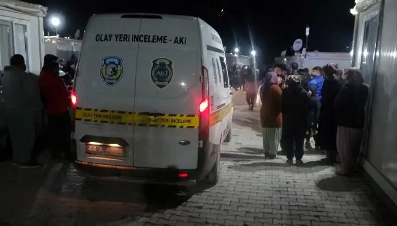 Kumlarda Büyüyen Düşmanlık: Husumetlilerin Silahlı Çatışması Kan Gölüne Döndü
