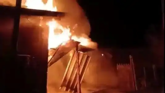 Karabük'te Korkutan Yangın: İki Ev Kül Oldu